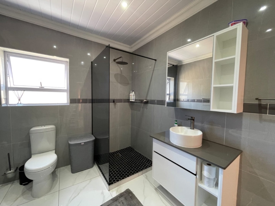 5 Bedroom Property for Sale in Dana Bay Western Cape